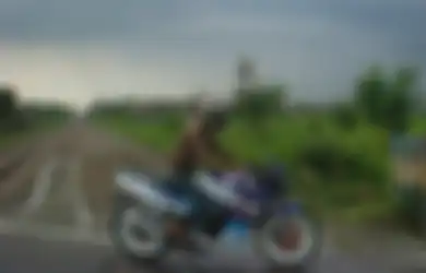 Hati-hati Melintasi Rel Kereta Api