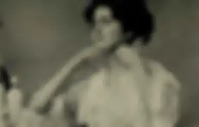Tips Kecantikan Perempuan Zaman Dulu yang Aneh, dari Berjalan di Tengah Hujan hingga Dilarang Keramas saat Mendung