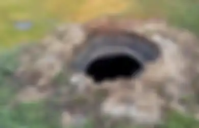 Melongok Masuk ke Dalam Sinkhole Siberia, Jawaban di Balik Misteri Segitiga Bermuda?