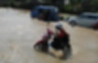 Jangan Panik saat Mobil Mogok Gara-gara Banjir, Ada 3 Tips Mudah Mengatasinya