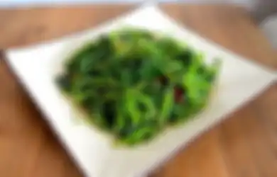 Punya Masalah Sembelit atau Insomnia? Kena Tidak Coba Tumis Kangkung Siang Ini