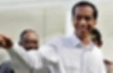 Tetap Tegar Meski Digoyang Aneka Manuver Politik, Apa Jamu Rahasia Jokowi Setiap Pagi?