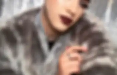 Inilah Pria Pertama yang Menjadi Bintang Iklan Produk Maskara Milik Maybelline