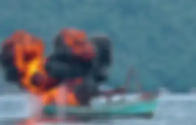 Wow! Dibandingkan US Navy, Menteri Susi Lebih Banyak Tenggelamkan Kapal