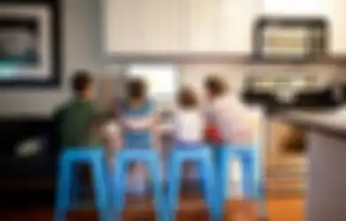 Catat! Hanya dengan Tiga Alasan Ini, Orangtua Boleh Membiarkan Anak Bermain Gadget