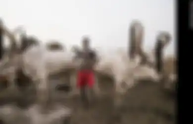Kelewat Sangar! Suku Mundari di Sudan Selatan Menjaga Sapinya dari Maling dengan AK-47, Bukan dengan Cambuk Tradisional