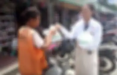 Bukan Konvoi dan Corat-coret Seragam, Siswa SMA di Yogya Rayakan Kelulusan dengan Bagikan Nasi Kotak