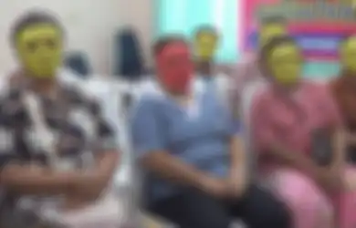 Agar Tak Malu Jalani Pap Smear, Para Ibu, Dokter dan Perawat di Rumah Sakit Ini Gunakan Topeng