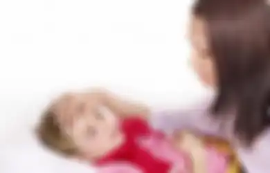 Mengompres Anak Ketika Demam di Bagian Dahi Ternyata Tidak Efektif
