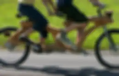 Hidup Itu Seperti Mengayuh Sepeda Tandem, yang Dikayuh Bersama oleh Kita dan Tuhan