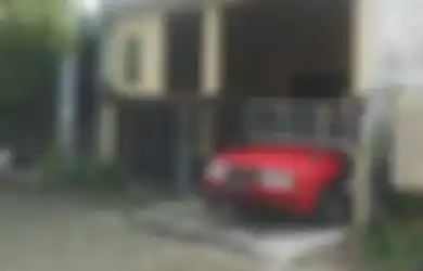 Punya Mobil tapi Tidak Ingin Ganggu Lingkungan, Arek Suroboyo Ini  Putar Otak untuk Memodifikasi Garasinya. Hasilnya Sangat Inspiratif!