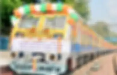Kurangi Pemansasan Global, India Luncurkan Kereta Api Tenaga Surya. Sangar!