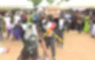Unik Sekali, Prosesi Pemakaman Di Negeri Ini Bagaikan Parade Marching Band. Pengusung Peti Jenazahnya Pun Menari!