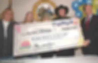 Bukannya Terus Beruntung, 4 Orang Ini Malah Jatuh Miskin Setelah Memenangkan Undian