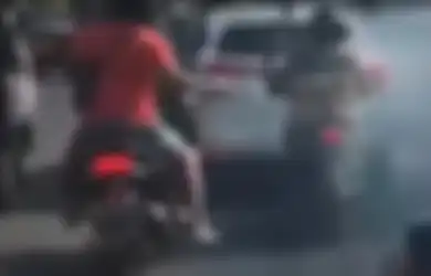 (Video) Buru Buronan Narkoba, Cara Pegang Senjata Anggota BNN Ini Justru Bahayakan Warga