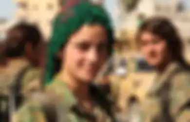 Awalnya Kerap Menjadi Korban Budak Seks, Wanita-Wanita Cantik Ini Bangkit Dan Hancurkan ISIS Di Ragga