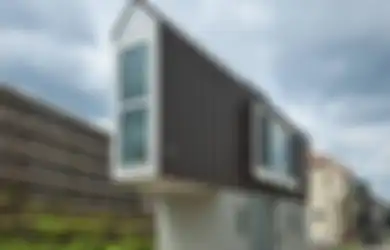 Aneh, Rumah Ini Sangat Mungil Tapi Ruangan Di Dalamnya Kok Bisa Luas Ya