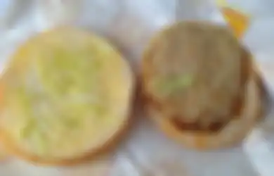Maskapai Korea Utara Ini Hanya Sediakan Satu Jenis Makanan di Kabin Pesawat, Tapi Rasanya Sangat Tidak Enak