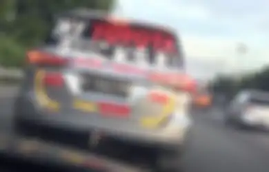 Toyota Fortuner yang Dipenuhi Stiker Keluhan Akhirnya Diangkut, Pemilik Diberi Mobil Pengganti