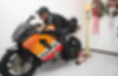(Foto) Mayat-mayat Ini 'Dihidupkan' Kembali Justru dalam Acara Pemakamannya, Aneh Sekaligus Mengerikan!