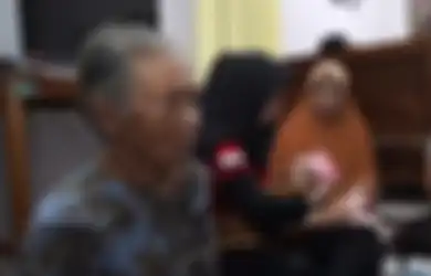 Nenek Sumilah yang Diusir Keluarganya Ini Menjual 3 Jaritnya Demi Beli Susu untuk Bayi yang Hendak Dibuang Ibunya