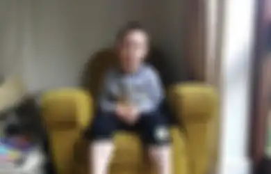 Anak Down Syndrome Ini Tertinggal di Dalam Bus Sekolah Selama 6 Jam, Ditemukan Masih Duduk di Bangku yang Sama