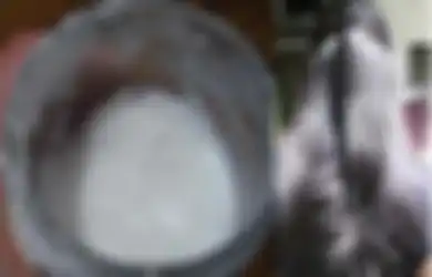 Punya Banyak Masalah Rambut? Keramas dengan Baking Soda Patut Dicoba untuk Mengatasinya