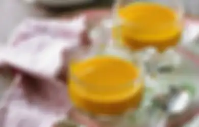 10 Manfaat Kesehatan dari Minum Air Kunyit Hangat Seminggu Tiap Pagi Saat Perut Kosong, Termasuk Cegah Penuaan Lho!