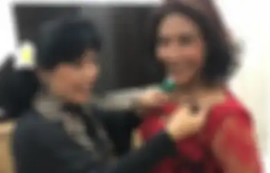 Menteri Susi  Jadi Model di Catwalk dan Pamer Tato, Keren!
