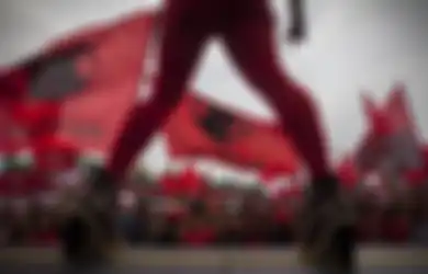 Politik Kembali Panas, Geram Lihat Foto dan Video Bendera PDIP Dibakar Ormas, Megawati Soekarnoputri Perintahkan Kader Banteng Moncong Putih Lakukan Hal Ini