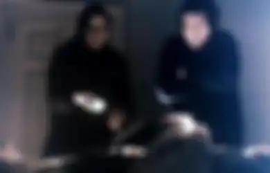 Brutal! Wanita Ini Gigit dan Nyaris Makan Jari Teman Sendiri di Depan Buah Hatinya, Saat Ditanya, Pengakuannya Justru Bikin Merinding
