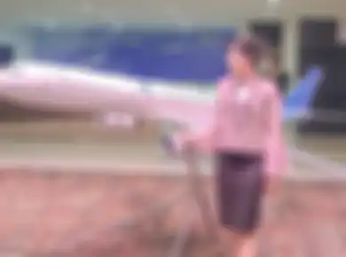 Ikut Foto Bareng Ari Askhara Sambil Pamer Jari Tanda Cinta Ala Korea, Sosok Perempuan Cantik Ini Akhirnya Balas Komentar Soal Tudingan Miring Itu: 'Saya Bahagia dengan Suami'