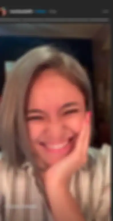 Tampilan Marshanda pamer warna rambut baru