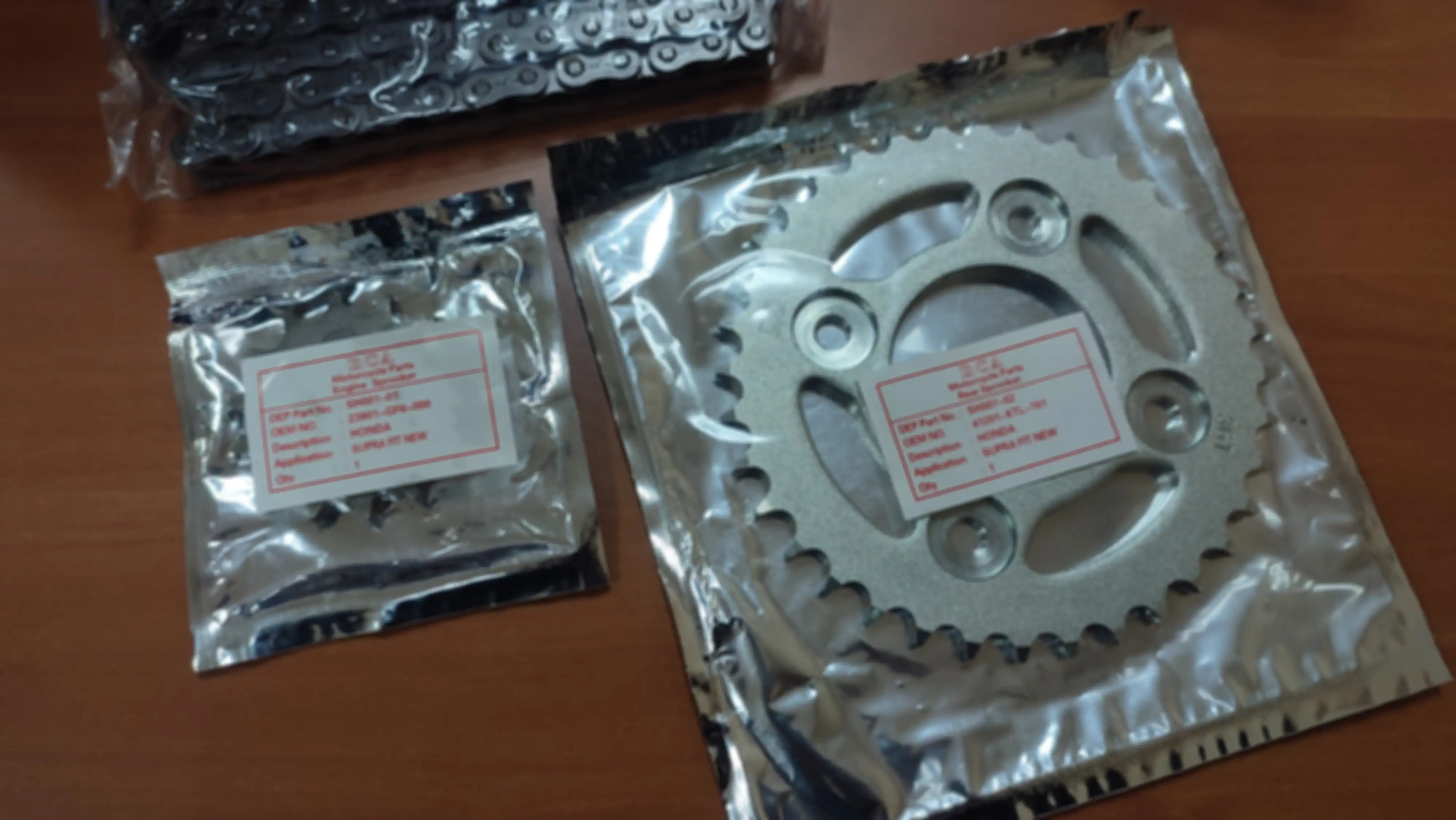 Gear set RCA Parts untuk motor bebek Honda Supra Fit.