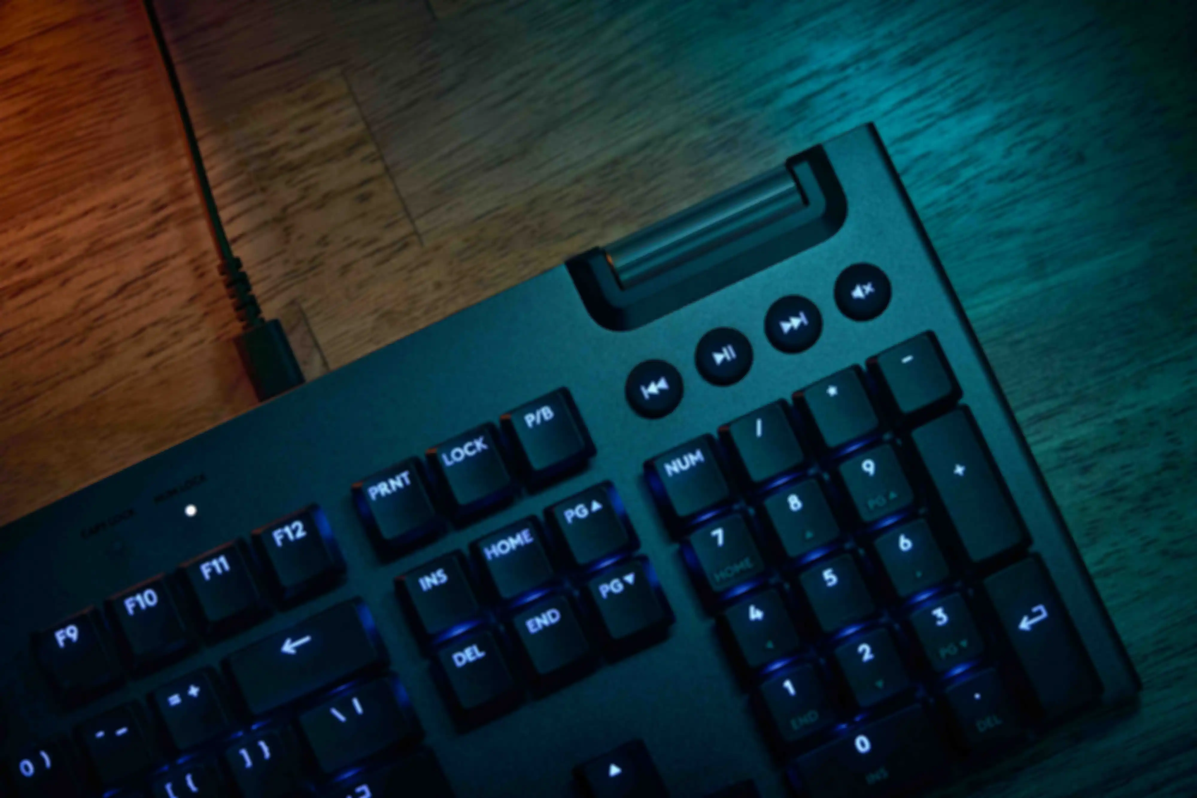 Logitech G915 X