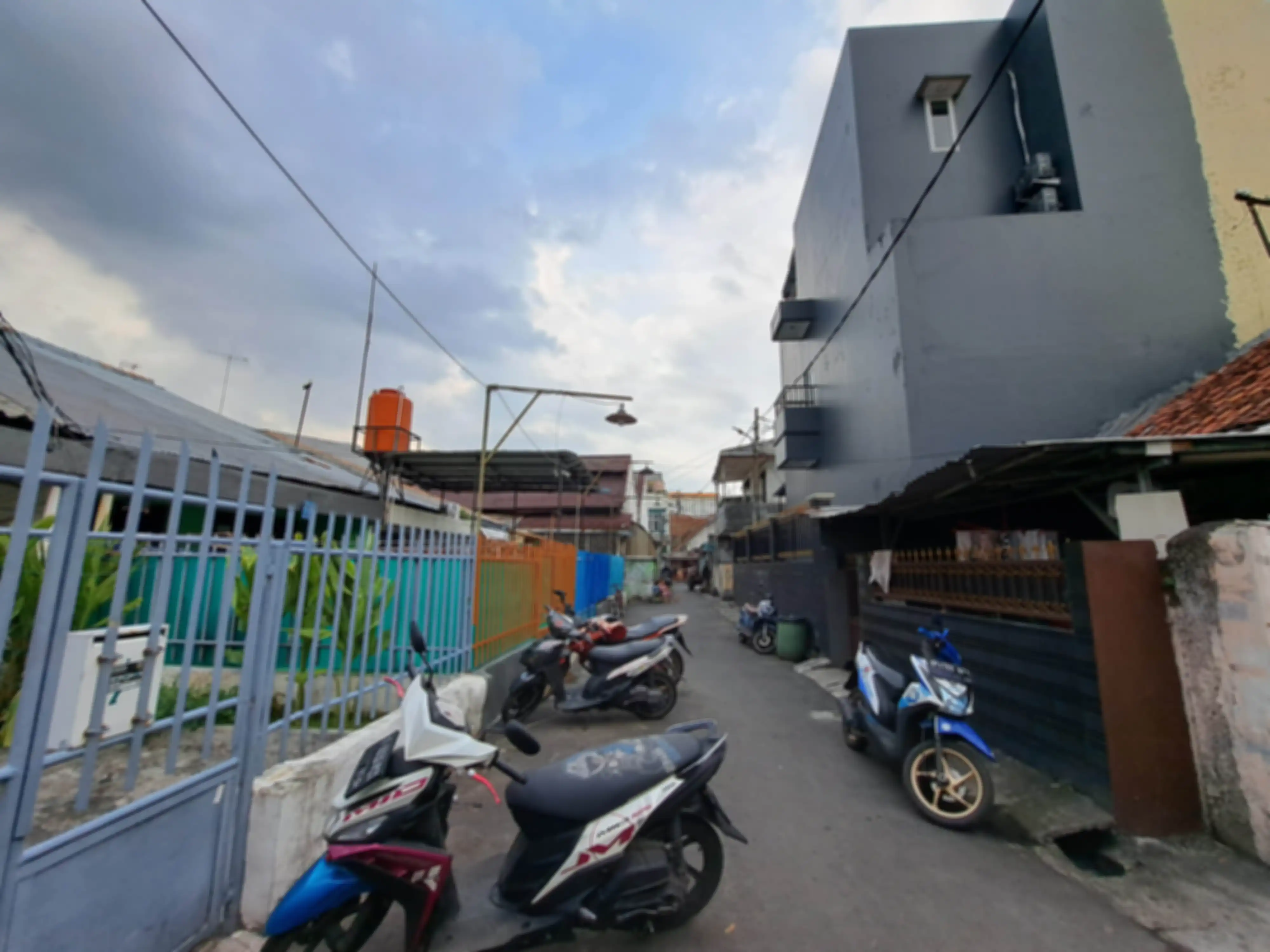 Efek lebar dari lensa ultra wide Samsung Galaxy A53 5G cukup bisa digunakan untuk foto grup atau sekadar foto pemandangan.