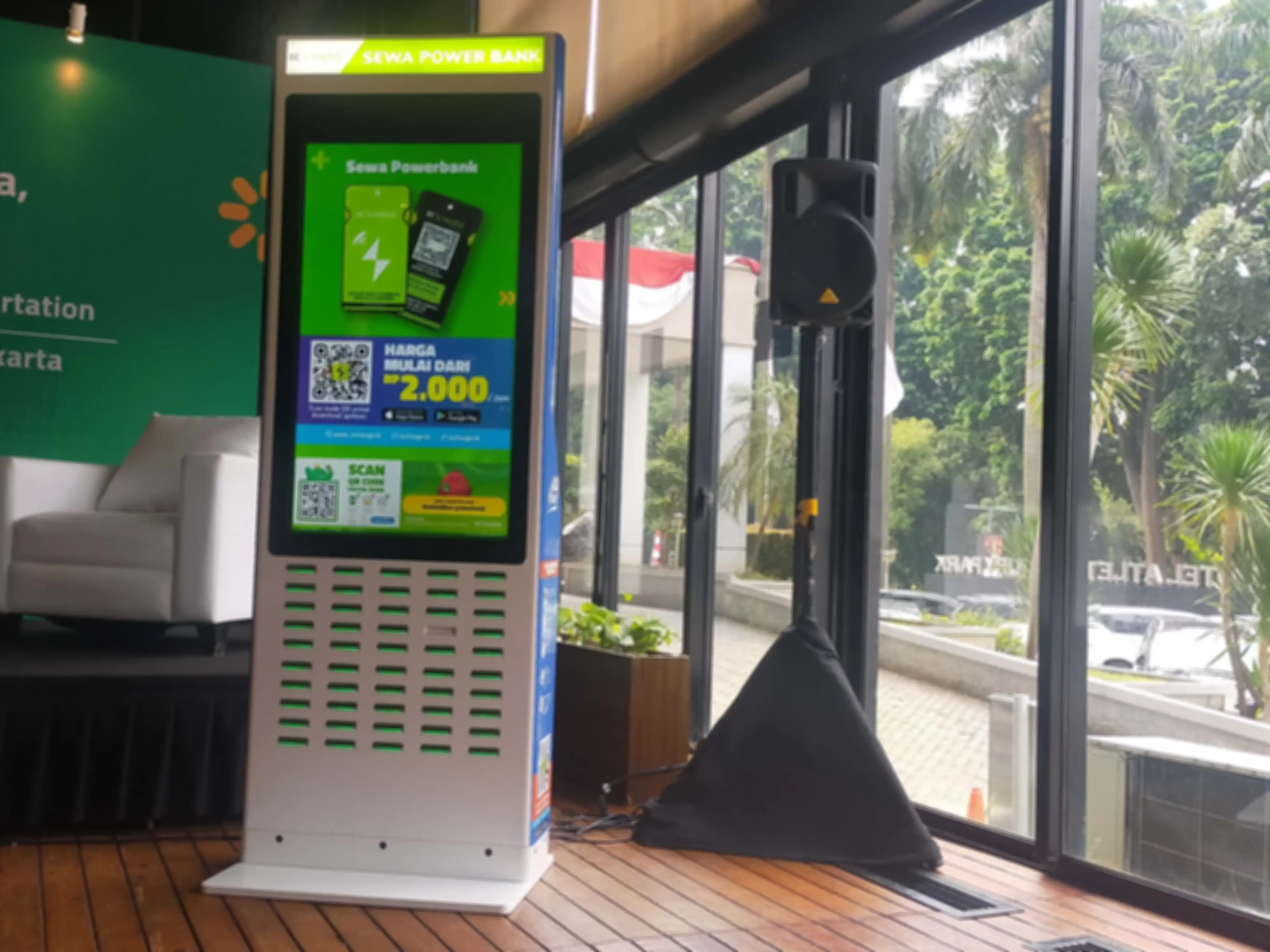 ReCharge Station ukurang besar.