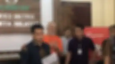 Aktor senior Pierre Gruno resmi ditetapkan sebagai tersangka kasus penganiayaan.