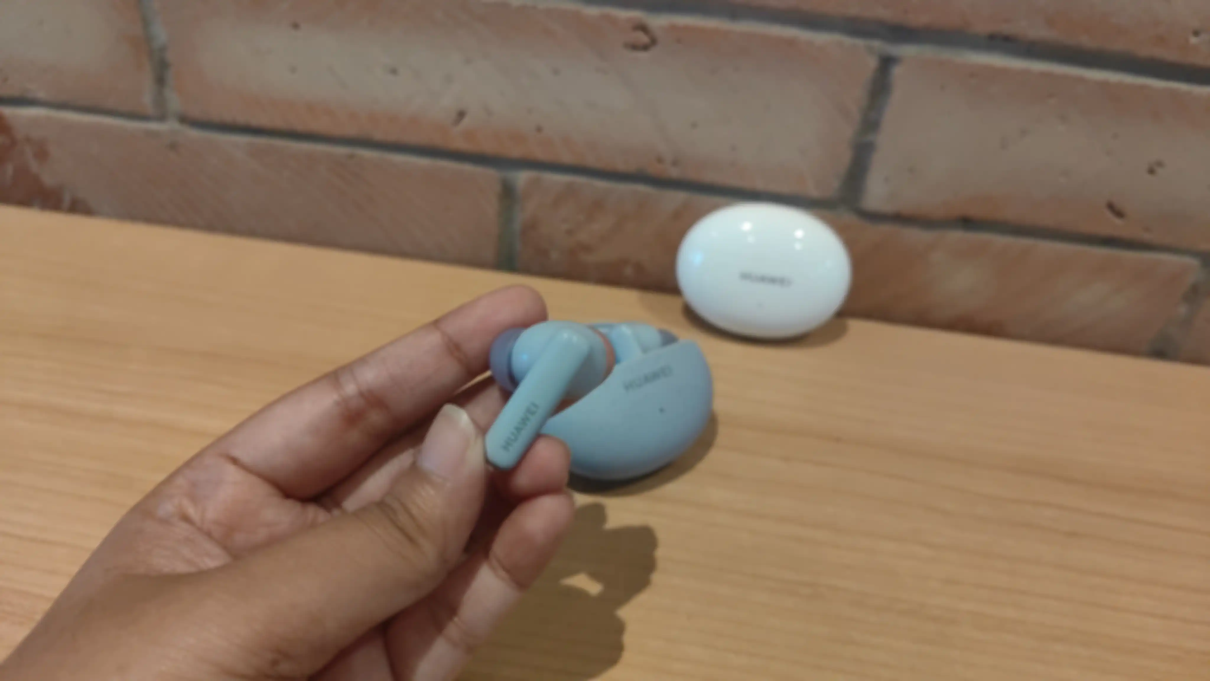 Buds dari Huawei FreeBuds 5i