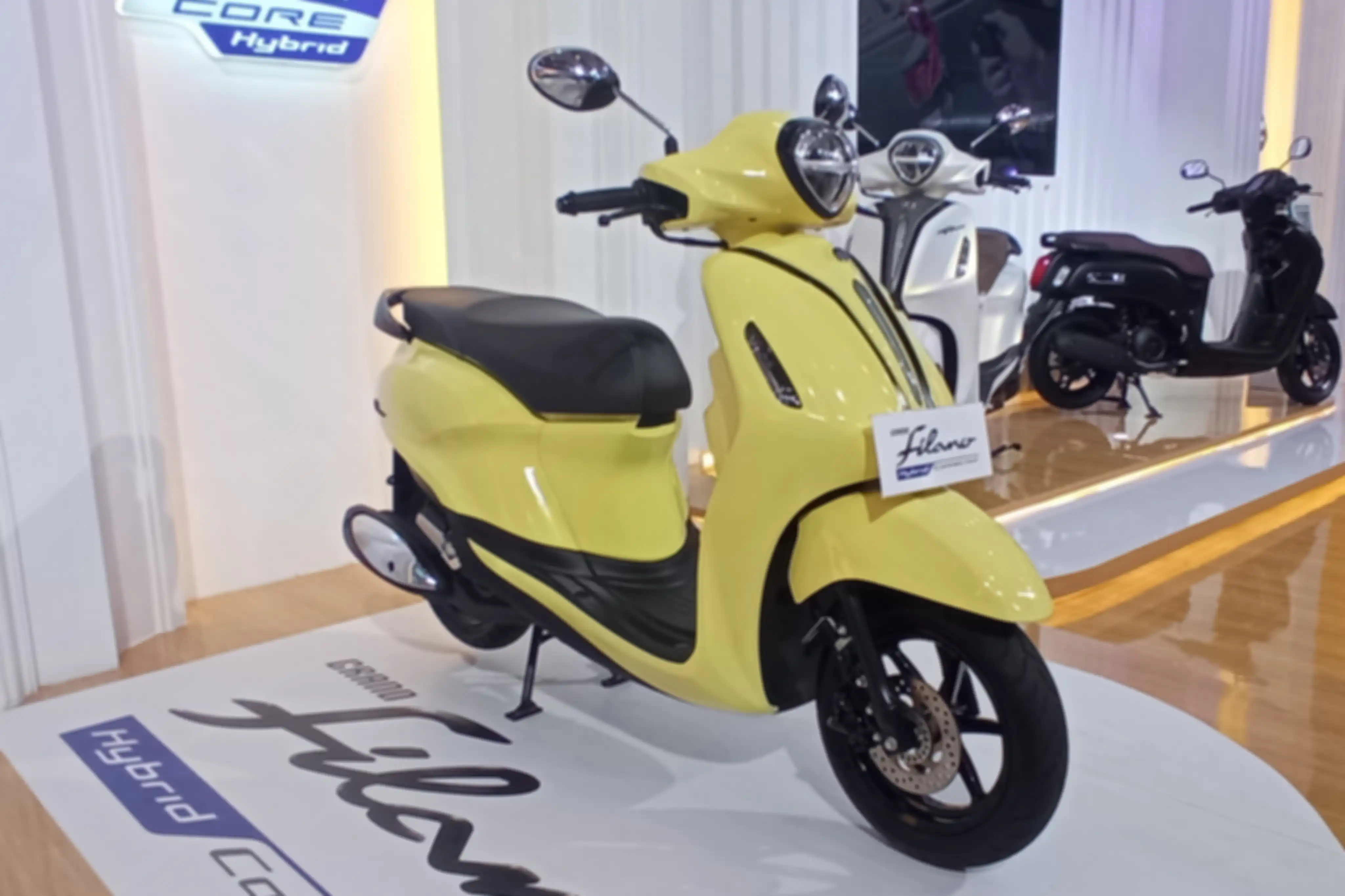 Yamaha Grand Filano tipe Neo dengan warna terbaru di 2024.