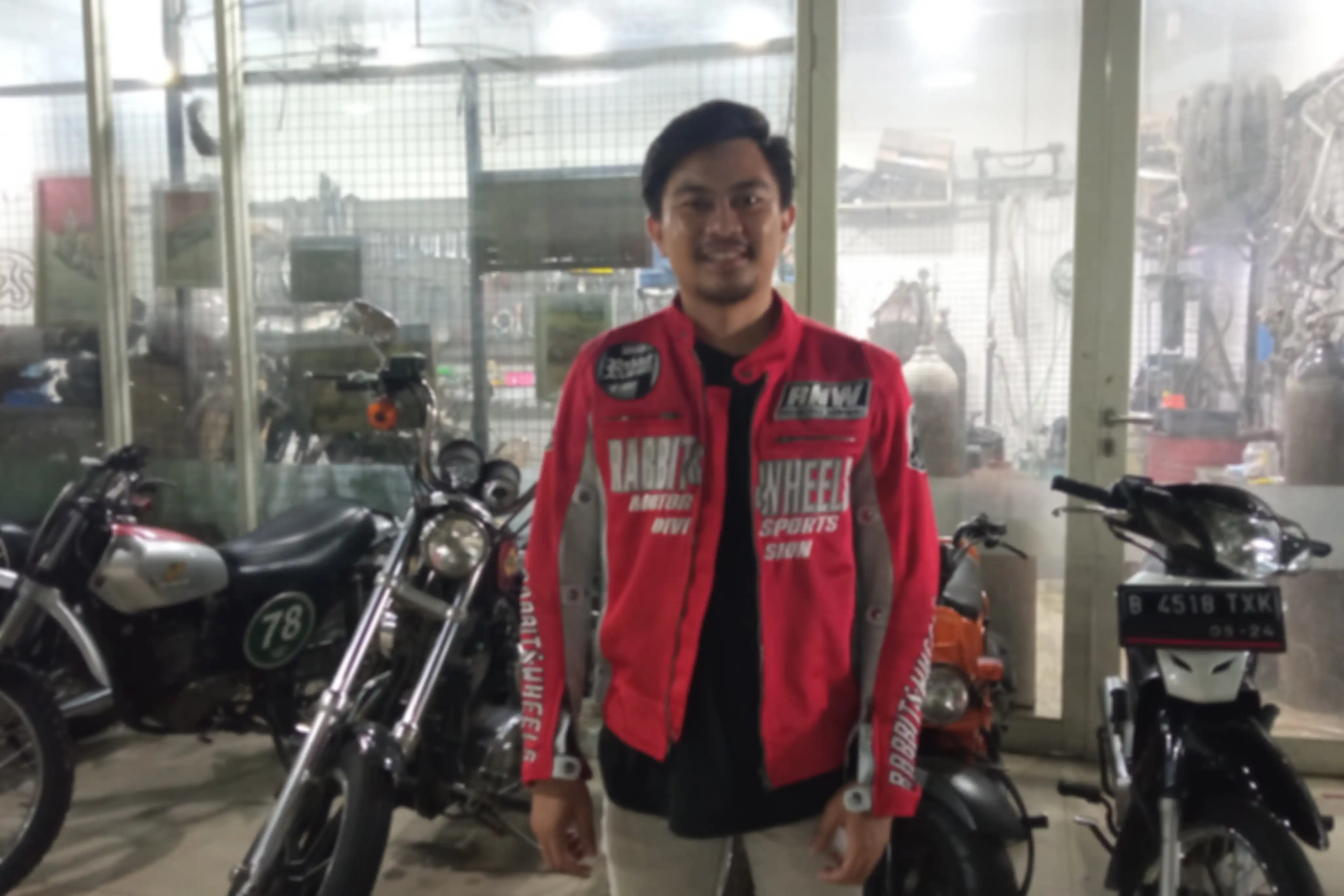 Priyo Triutomo alias Abay dari komunitas CBR Riders Jakarta. 