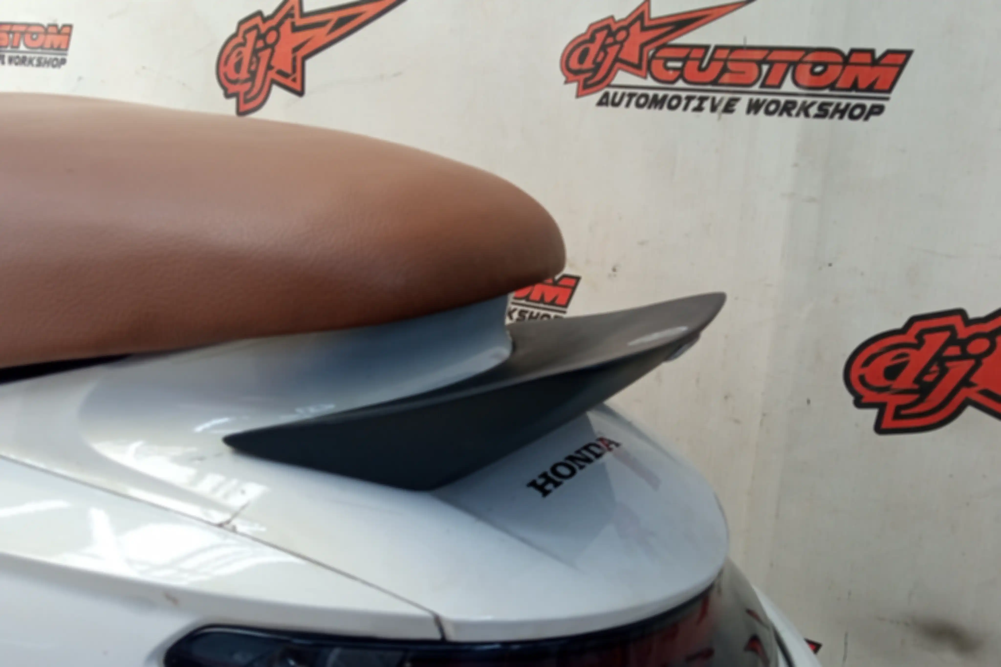 Ducktail SP-R untuk Stylo 160.