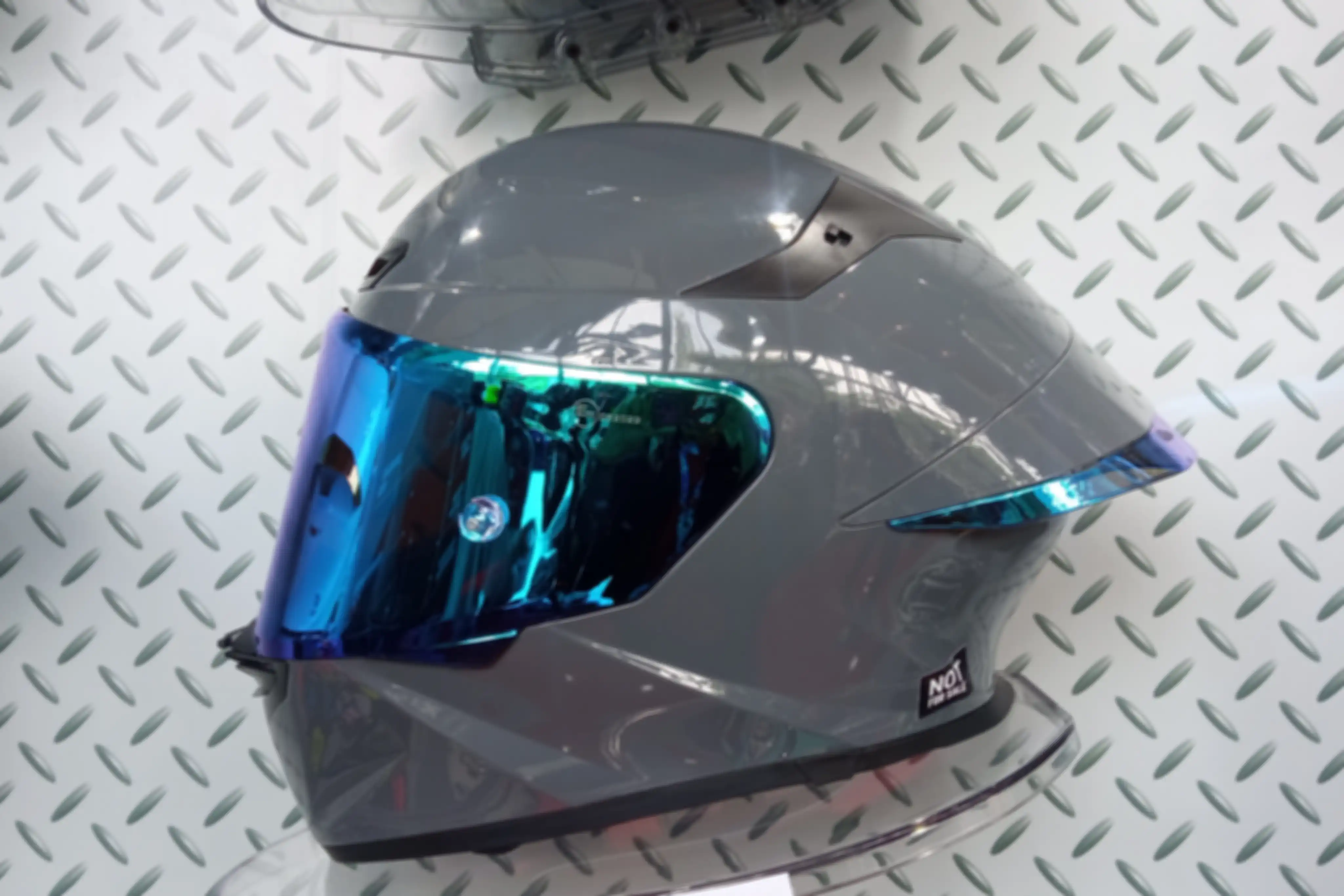 KYT TT Revo solid. 