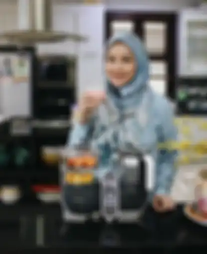 Dapur mewah beserta perabotan masak milik Reva.