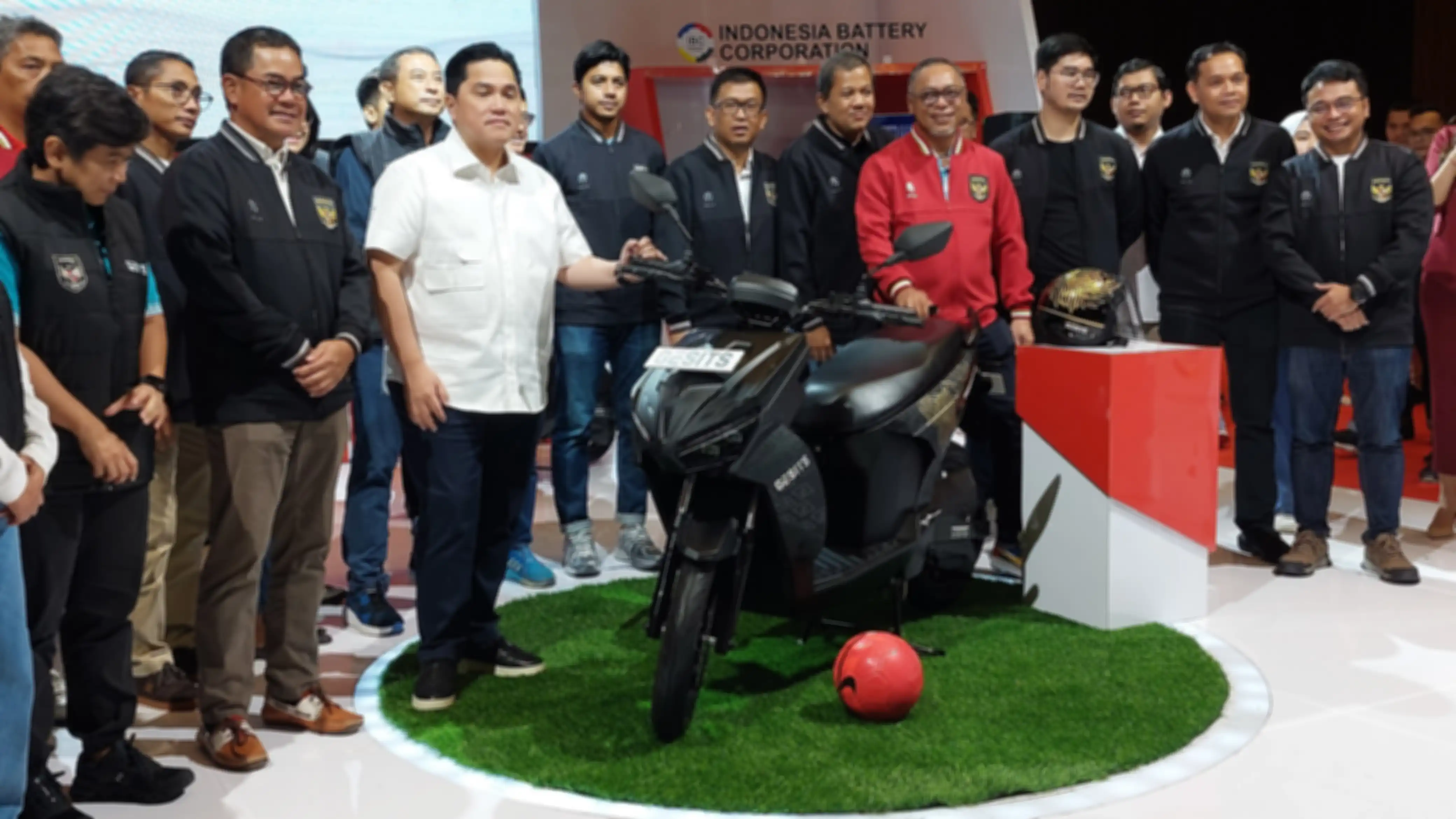 Peluncuran motor listrik Gesits Timnas Indonesia dihadiri Ketua Umum PSSI, Erick Thohir.