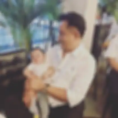 Yusril Ihza dengan cucunya dari Yuri Kemal