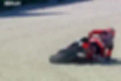 Pedro Acosta terjatuh di Practice MotoGP Emilia Romagna 2024.