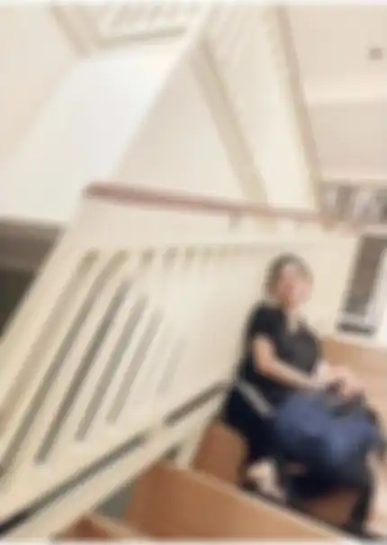 Tangga di rumah Uut Permatasari