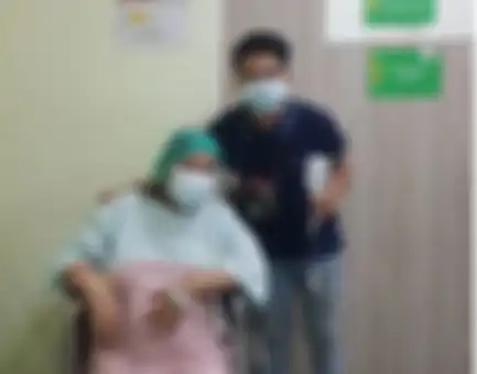 Istri Sapri Pantun jelang melahirkan secara caesar