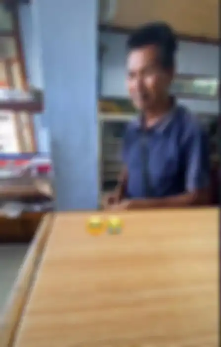 Fakta sebenarnya seorang penjual agar-agar keliling membeli nasi padang dengan uang Rp 5.000 terbongkar